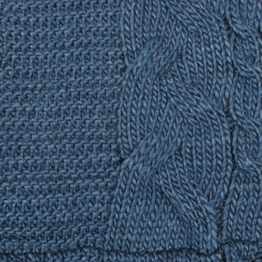 Örgü eşarp yakın plan.