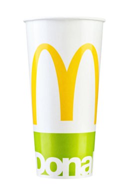 Bir bardak Mcdonald's coctail. Kırpma yolu ile.