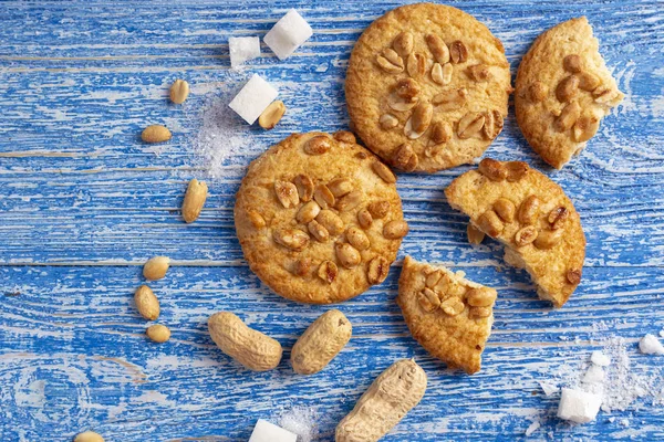 Печиво з арахісом на столі — стокове фото