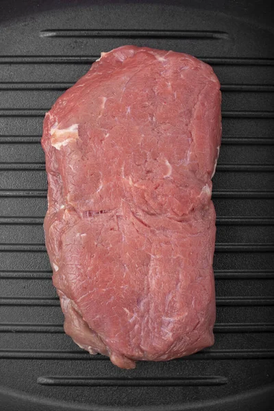 Syrový Steak Grilovací Pánvi Pohled Shora — Stock fotografie