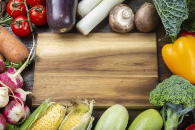 Sağlıklı yemek geçmişi. Sağlıklı gıda kavramı, taze sebzeler. Vegan ya da diyet gıda konsepti. Boş metin alanı olan arkaplan düzeni.