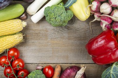 Sağlıklı yemek geçmişi. Sağlıklı gıda kavramı, taze sebzeler. Vegan ya da diyet gıda konsepti. Boş metin alanı olan arkaplan düzeni.