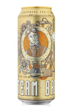 Ukrayna, Kyiv - 21 Mart 2020: Beyaz üzerine izole edilmiş Eichbaum Steam Imperial IPA birası. Su damlaları. Dosya kırpma yolu içeriyor.