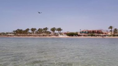 Ufuktaki deniz kıyısı