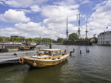 Oosterdock, doğu rıhtım manzaralı. Amsterdam, Hollanda şehir manzarası