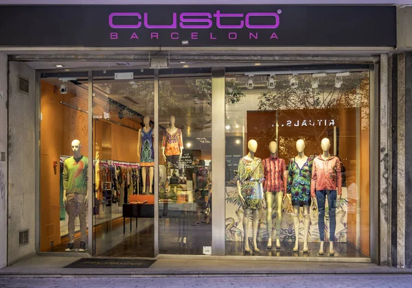 Madrid Spanya Kasım 2018 Custo Markasının Giyim Mağazasının Cephesi — Stok fotoğraf