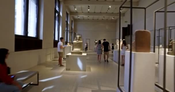 德国柏林。 2018年5月。 参观埃及博物馆的游客。 Neues博物馆. — 图库视频影像