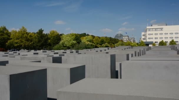 Emlékmű a meggyilkolt európai zsidóknak, más néven a holokauszt emlékmű Berlinben, Németországban — Stock videók