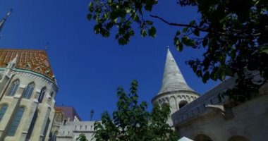 Roma Katolik Kilisesi ve Kral I. Stephen Balıkçı Kalesi 'ndeki anıt..