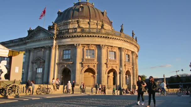 Berlin Almanya Ağustos 2016 Dolayları Nsanlar Gün Batımında Bode Müzesi — Stok video