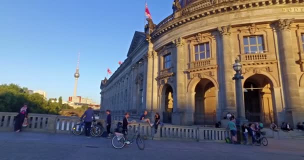 Berlino Germania Circa Agosto 2016 Orologio Mondiale Torre Alexanderplatz — Video Stock