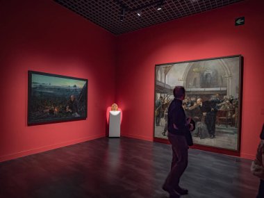 Malaga, İspanya. Şubat 2018 civarı. Lenin 'in heykeli ve resmi St. Petersburg / Malaga Rus Devlet Müzesi' nde sergilenmektedir.