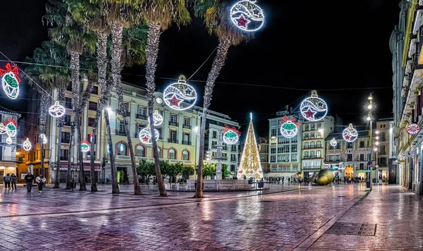 Malaga, İspanya. 25 Kasım 2017. Malaga 'da Noel' de ana meydanın panoramik görüntüsü.