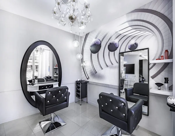 Moderne Helle Schönheitssalon Oder Baber Shop Friseursalon Interieur Mit Schwarz — Stockfoto