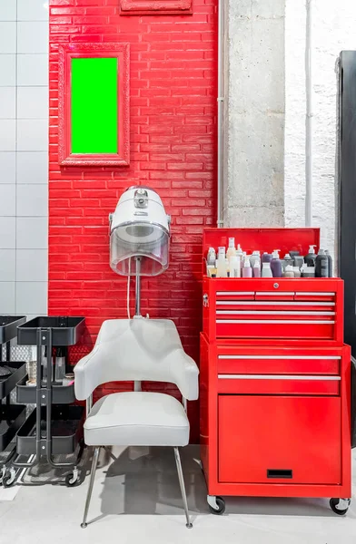 Retro Haartrockner Einem Schönheitssalon Vintage Friseursalon Interieur Geschäft Innenrahmen Attrappe — Stockfoto