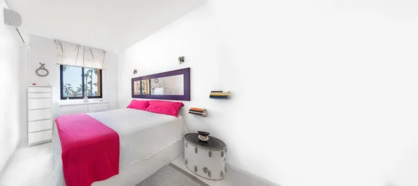 Modern Bright Interior Decoration Bedroom Holiday Destination Flat White Furnitures — Stock Photo, Image