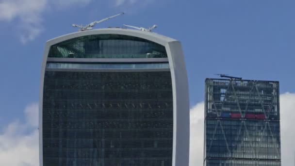 ロンドンスカイラインとの雲のタイムラプス — ストック動画