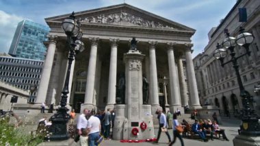Londra, Uk. Ağustos 2016 dolayları. Halk ve Kraliyet Borsası binası cephesi