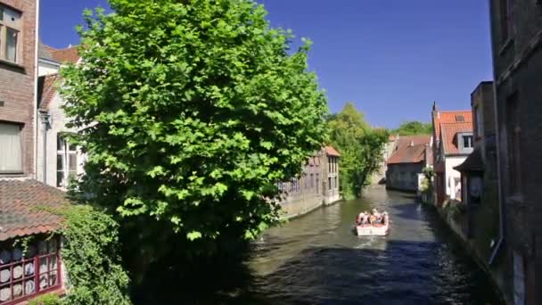 Stadtbild Aus Gebäuden Und Kanälen Einem Sonnigen Tag Brügge Belgien — Stockvideo