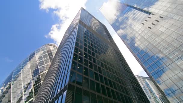 ロンドン イギリス 2016年8月 晴れた日にはガーキンの建物や都市のスカイライン イギリスのロンドン — ストック動画