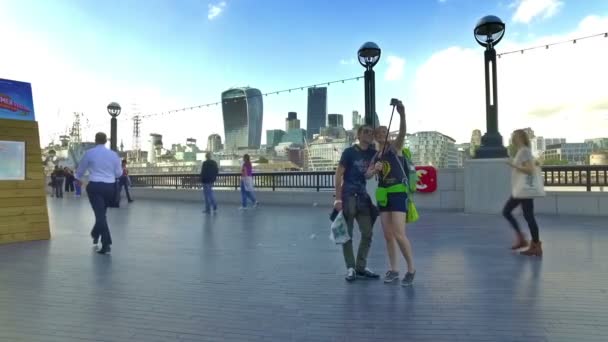 Londres Royaume Uni Vers Août 2017 Jeune Couple Prenant Des — Video