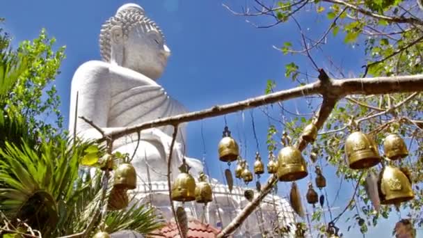 泰国普吉的大佛和大钟 — 图库视频影像