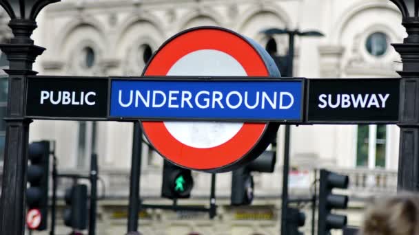 London Tunnelbana Skylt Nära Håll — Stockvideo