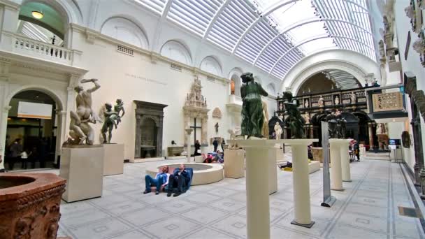 Londres Royaume Uni Avril 2015 Visiteurs Victoria Albert Museum — Video