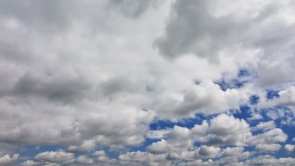 Bulutların Zaman Hızı Mavi Gökyüzü — Stok video