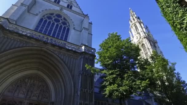 Catedral Nossa Senhora Pessoas Nas Ruas Antuérpia Bélgica Dia Ensolarado — Vídeo de Stock