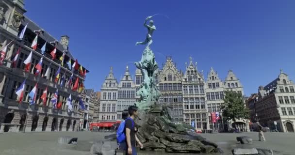 Antwerpia Belgia Około Sierpnia 2017 Turyści Odwiedzający Pomnik Bravo Rynku — Wideo stockowe