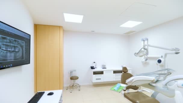 Bianco Pulito Moderno Gabinetto Dentista — Video Stock