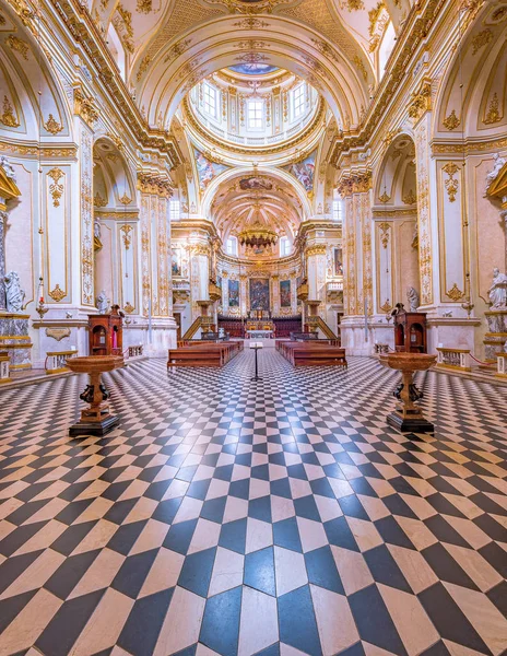 Bergamo Italien Circa Maj 2018 Turister Pizza Doumo Basilikan Santa — Stockfoto