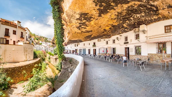 Restaurants Häusern Die Höhlen Felsüberhänge Über Dem Rio Trejo Weißen — Stockfoto
