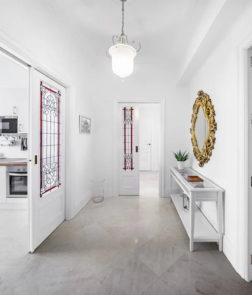 Ruang Lobi Pintu Masuk Apartemen Modern Dengan Pintu Kaca Berwarna — Stok Foto