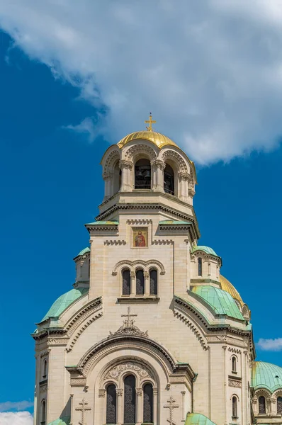 Καθεδρικός ναός Alexander Nevsky στη Σόφια της Βουλγαρίας σε μια ηλιόλουστη μέρα. — Φωτογραφία Αρχείου