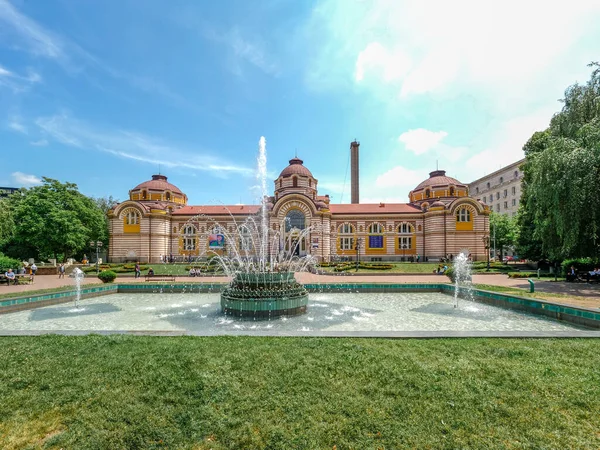 Sofía, Bulgaria. Alrededor de julio 2018.El Museo Regional de Historia en un día soleado — Foto de Stock