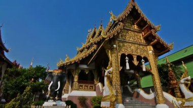 Chiang Mai, Tayland 'daki Wat Saen Muang Ma Luang (Wat Hua Khuang) tapınağı. Kamera taşıyıcısı. Yakınlaştır.