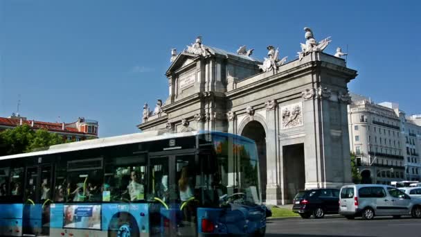 Madrid Spain July 2015 Traffic Puerta Alcala — Stock Video