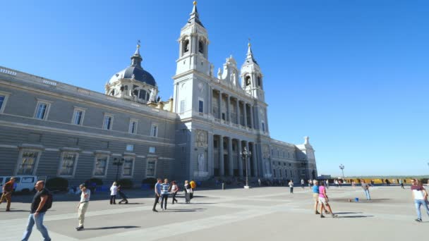 Madrid Spain Circa November 2018 Ffacade Almudena Cathedral Catedral Almudenal — Stock Video