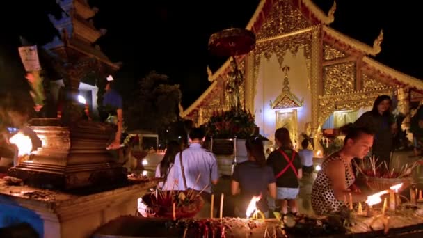 Chiang Mai Thailand Circa Februari 2016 Thaise Mensen Bidden Branden — Stockvideo