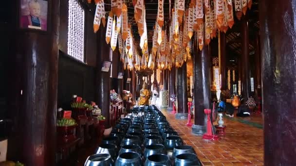 Чиангмай Таиланд Около Февраля 2016 Года Люди Молятся Будде Храме — стоковое видео