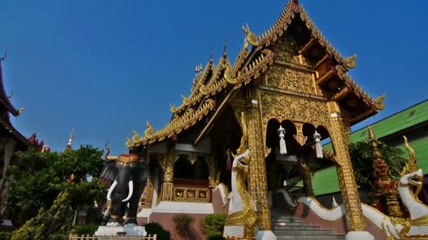 Fachada Wat Saen Muang Luang Wat Hua Khuang Templo Chiang — Vídeo de Stock