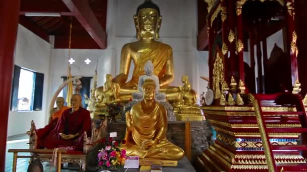 Chiang Mai Gente Che Prega Buddha Wat — Video Stock