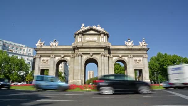 Madrid Spain July 2015 Traffic Puerta Alcala Time Lapse — Stock Video