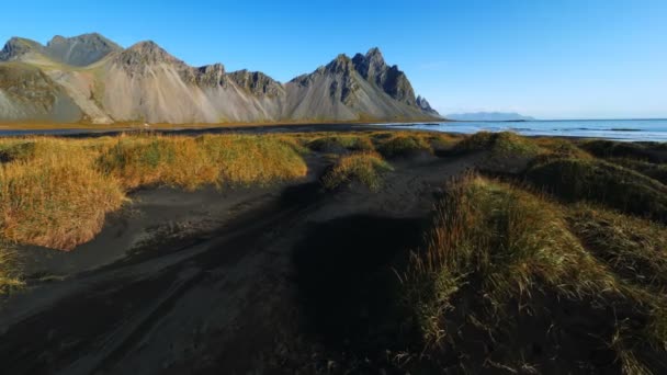Vista Epica Del Paesaggio Della Spiaggia Sabbia Nera Stokksnes Montagna — Video Stock