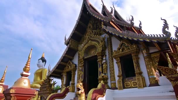泰国清迈 2016年2月 参观Wat Khuan Khama寺庙的游客 放大点 — 图库视频影像