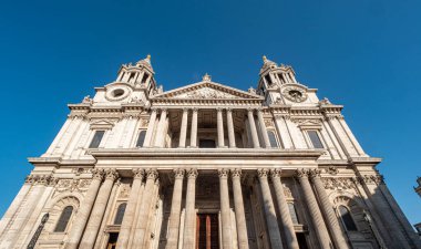 Londra, İngiltere 'deki Saint Paul Katedrali cephesi. Londra şehri..