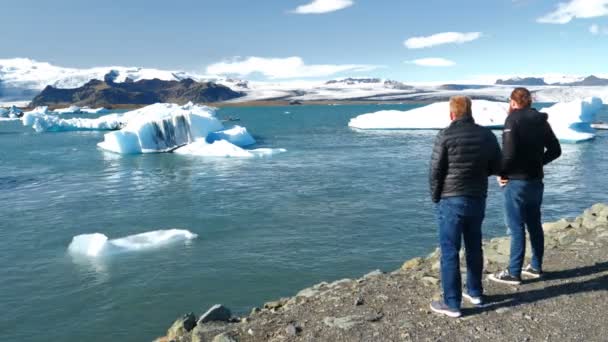Jokulsarlon Island November Touristen Besuchen Den Jokulsarlon Gletscher Und Die — Stockvideo
