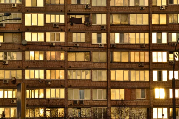 Bina altın windows desenli